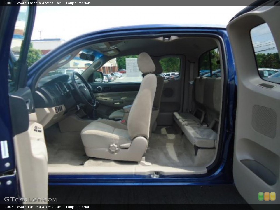 Taupe Interior Photo for the 2005 Toyota Tacoma Access Cab #49423315