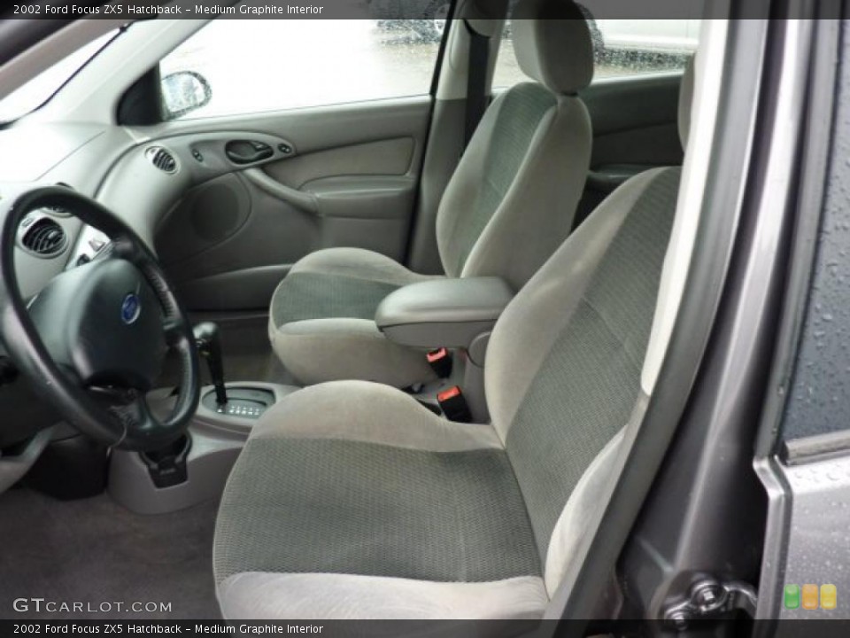 Medium Graphite Interior Photo for the 2002 Ford Focus ZX5 Hatchback #49426930
