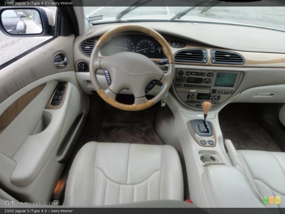 Ivory Interior Photo for the 2000 Jaguar S-Type 4.0 #49441093