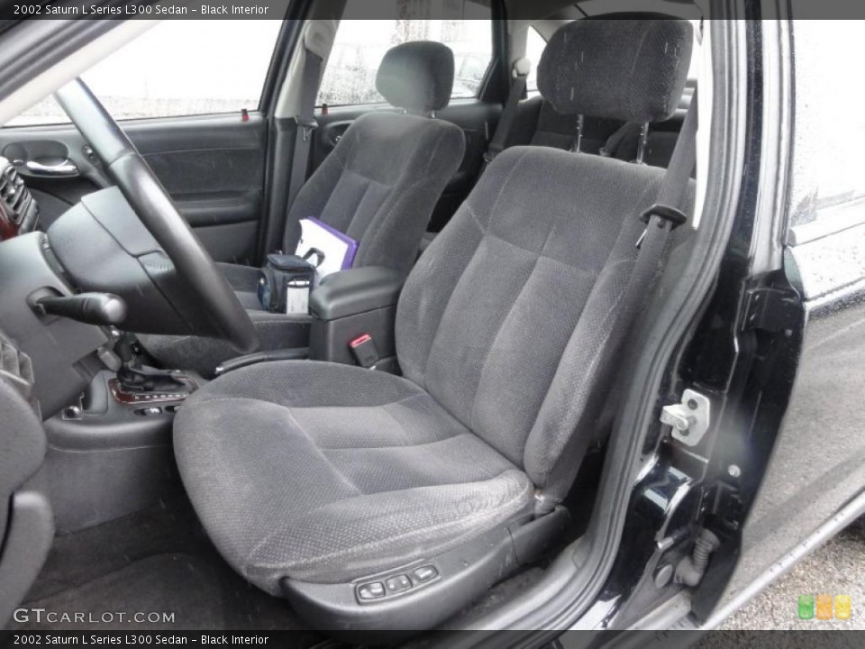 Black Interior Photo for the 2002 Saturn L Series L300 Sedan #49442437