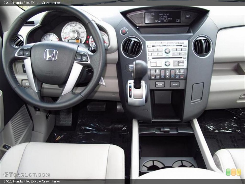 Gray Interior Photo for the 2011 Honda Pilot EX-L #49453726
