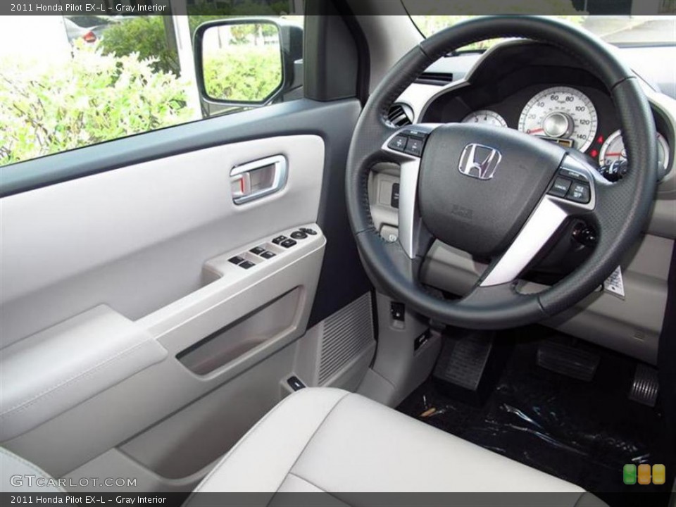 Gray Interior Photo for the 2011 Honda Pilot EX-L #49453741