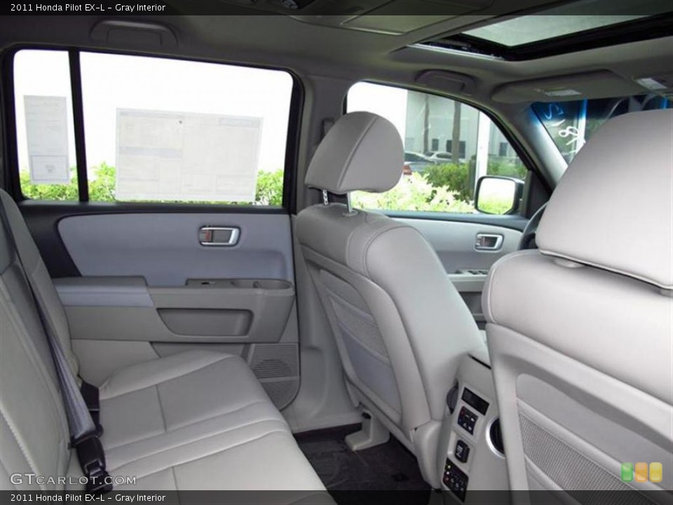 Gray Interior Photo for the 2011 Honda Pilot EX-L #49453780
