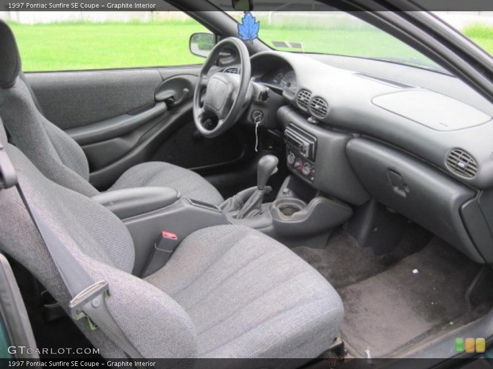 Graphite Interior Photo for the 1997 Pontiac Sunfire SE Coupe #49453975