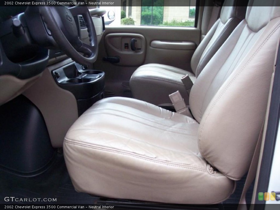 Neutral Interior Photo for the 2002 Chevrolet Express 3500 Commercial Van #49457608