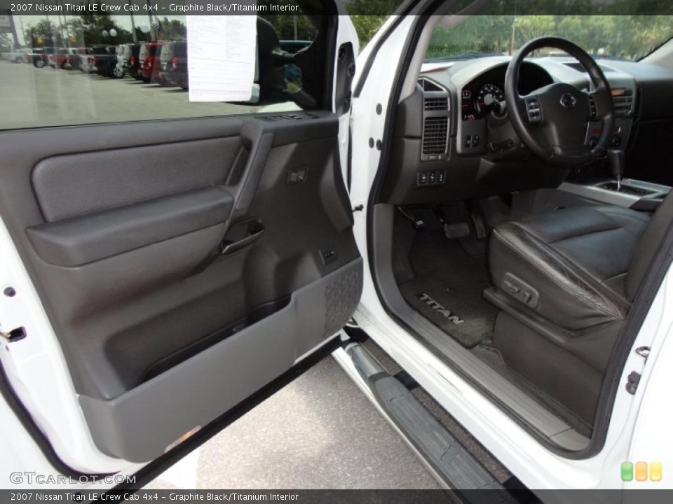 Graphite Black/Titanium Interior Photo for the 2007 Nissan Titan LE Crew Cab 4x4 #49465477