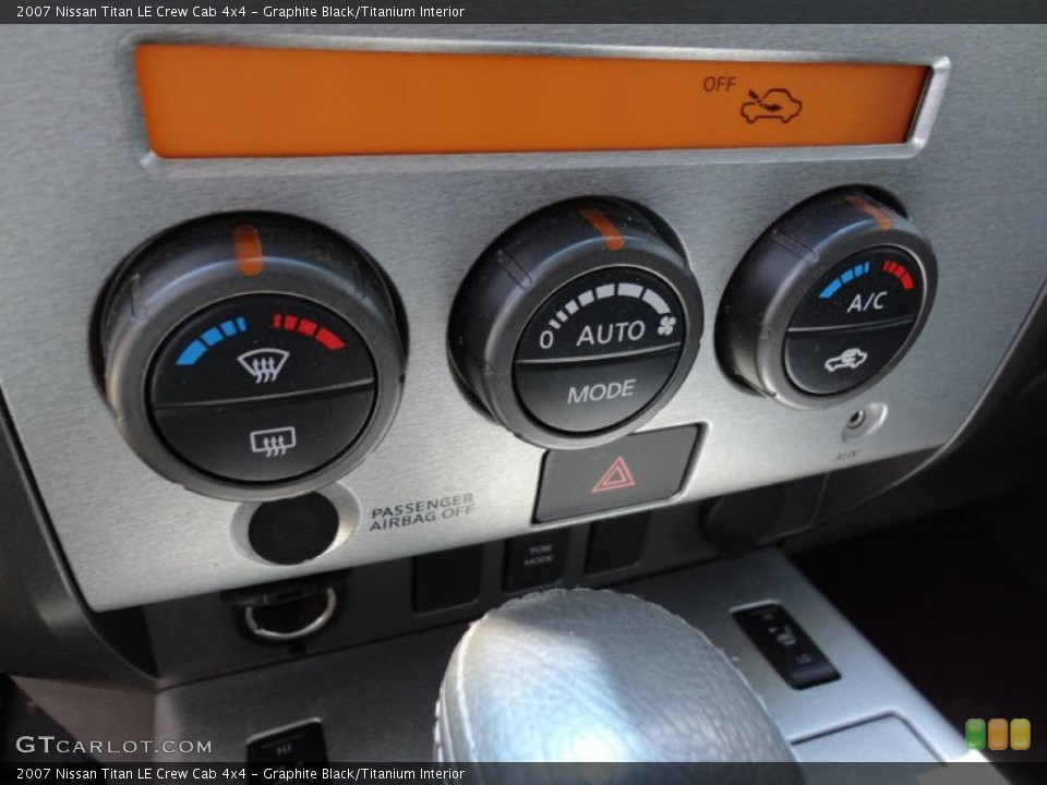 Graphite Black/Titanium Interior Controls for the 2007 Nissan Titan LE Crew Cab 4x4 #49465639