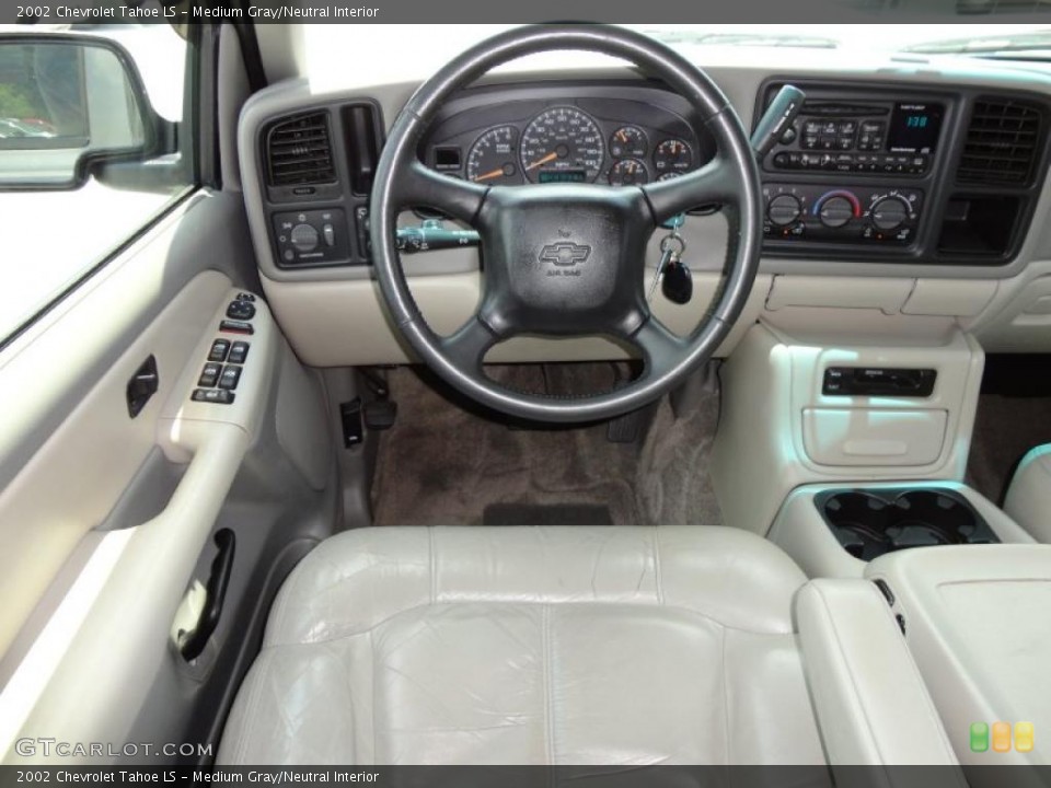 Medium Gray/Neutral Interior Dashboard for the 2002 Chevrolet Tahoe LS #49467049