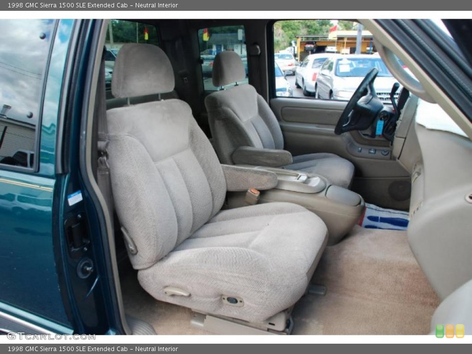 Neutral Interior Photo for the 1998 GMC Sierra 1500 SLE Extended Cab #49468639