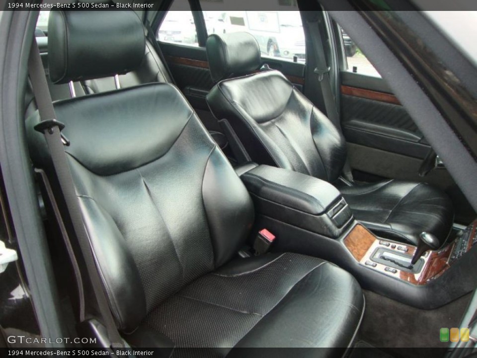 Black Interior Photo for the 1994 Mercedes-Benz S 500 Sedan #49471947