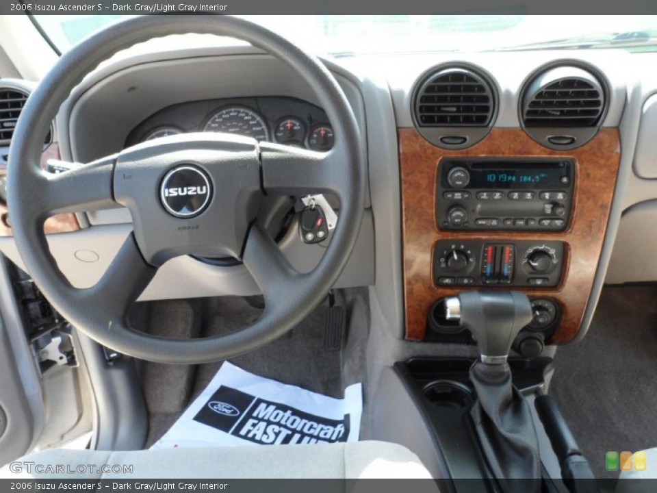 Dark Gray/Light Gray Interior Controls for the 2006 Isuzu Ascender S #49479570