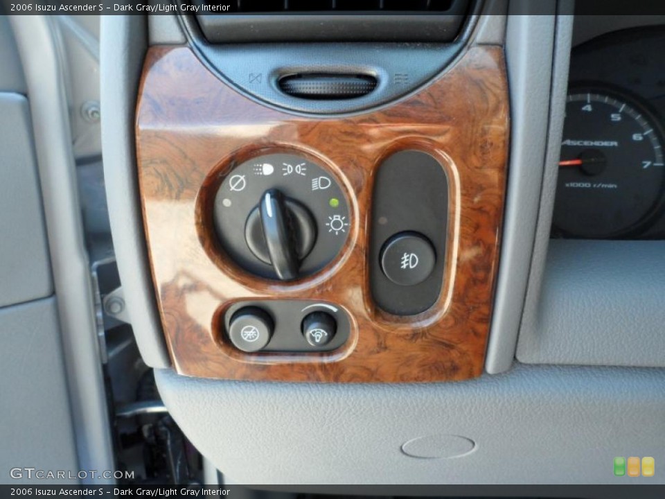 Dark Gray/Light Gray Interior Controls for the 2006 Isuzu Ascender S #49479669
