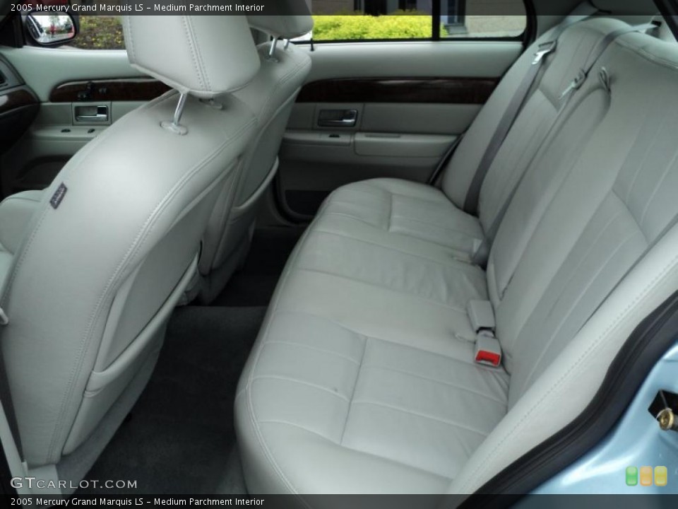 Medium Parchment Interior Photo for the 2005 Mercury Grand Marquis LS #49488750