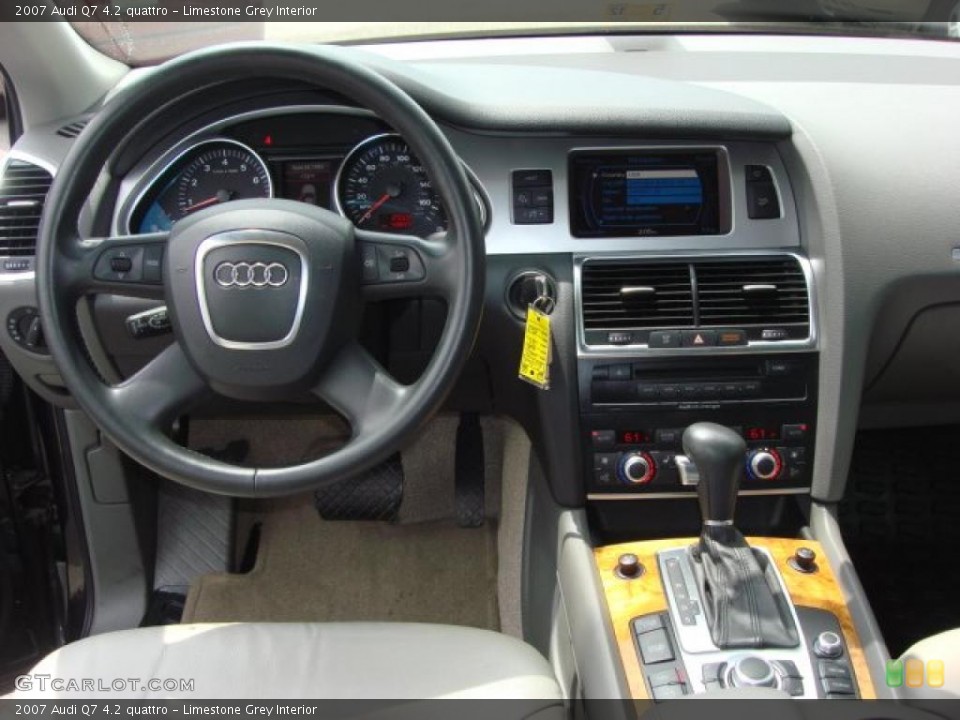 Limestone Grey Interior Photo for the 2007 Audi Q7 4.2 quattro #49491231