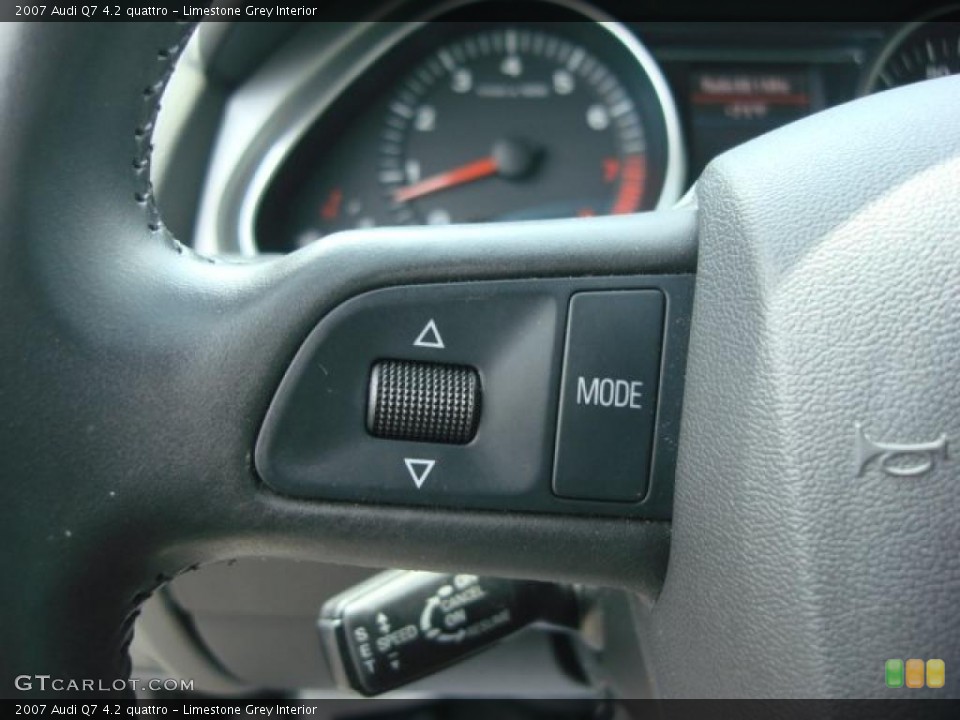 Limestone Grey Interior Controls for the 2007 Audi Q7 4.2 quattro #49491432