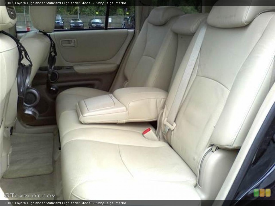 Ivory Beige Interior Photo for the 2007 Toyota Highlander  #49498740