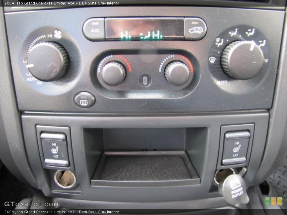 Dark Slate Gray Interior Controls for the 2004 Jeep Grand Cherokee Limited 4x4 #49502961