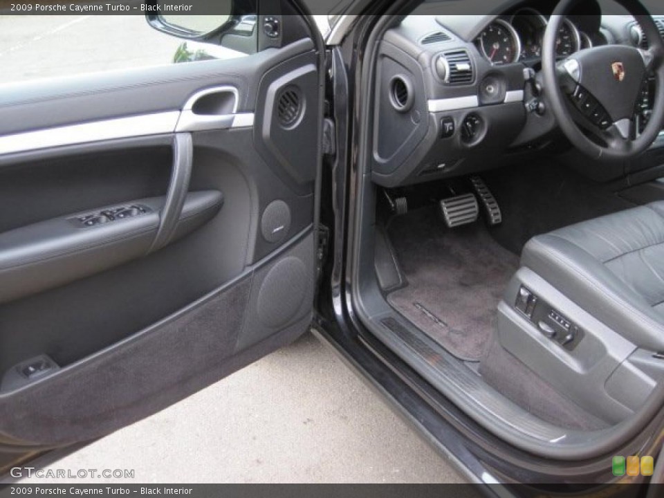 Black Interior Photo for the 2009 Porsche Cayenne Turbo #49506435