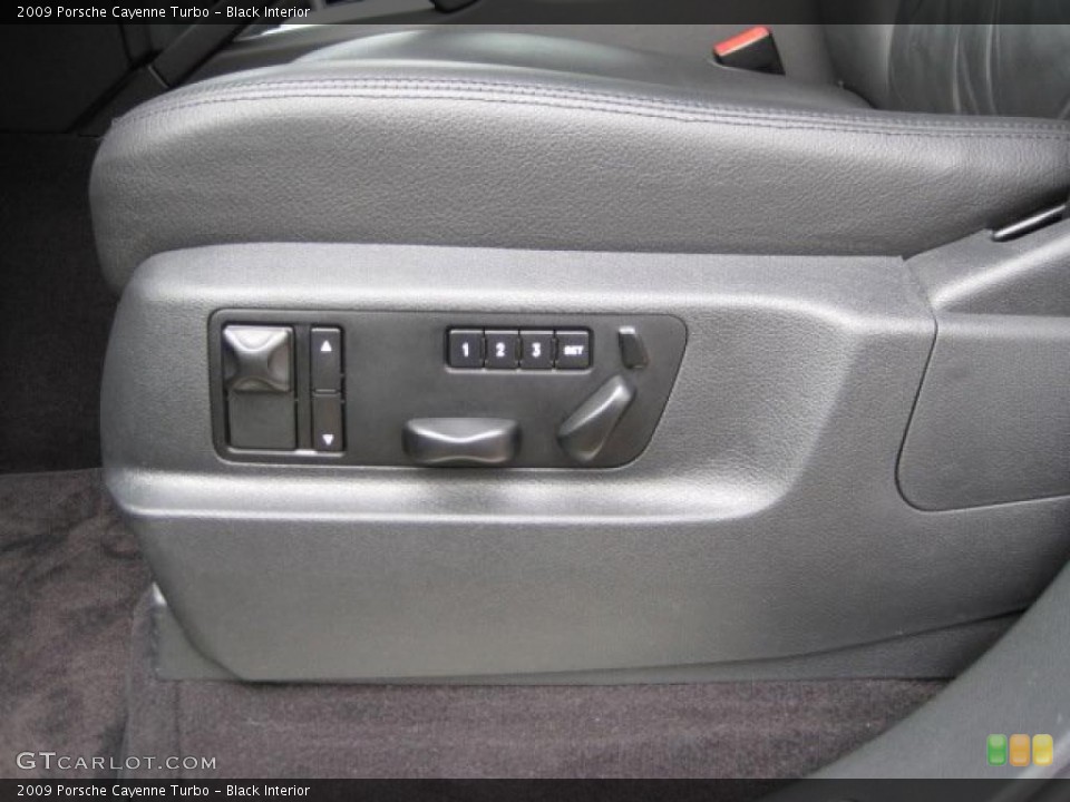 Black Interior Controls for the 2009 Porsche Cayenne Turbo #49506462