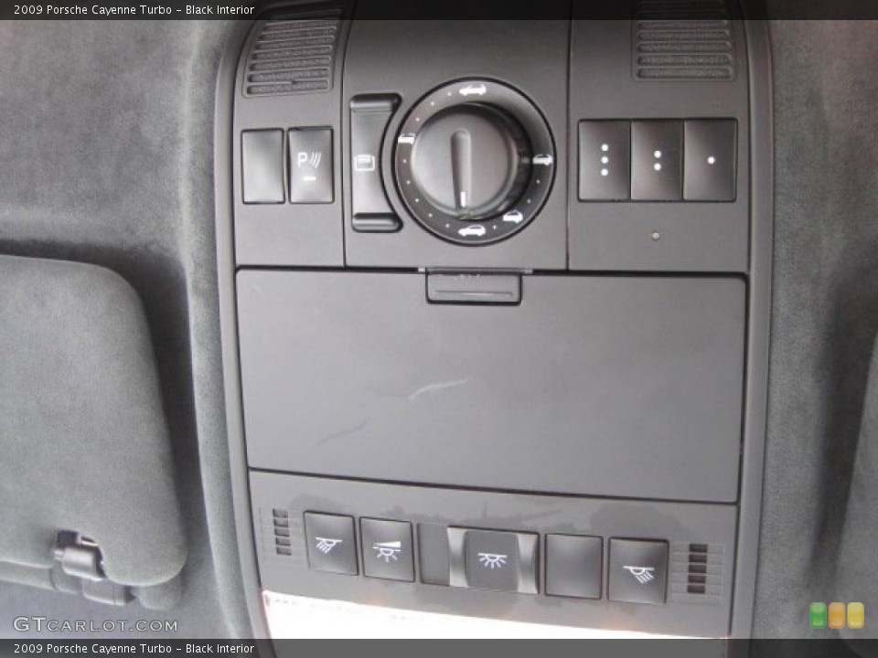 Black Interior Controls for the 2009 Porsche Cayenne Turbo #49506522