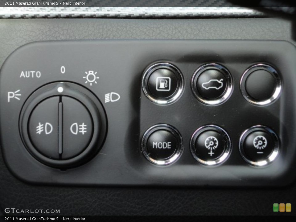 Nero Interior Controls for the 2011 Maserati GranTurismo S #49516190