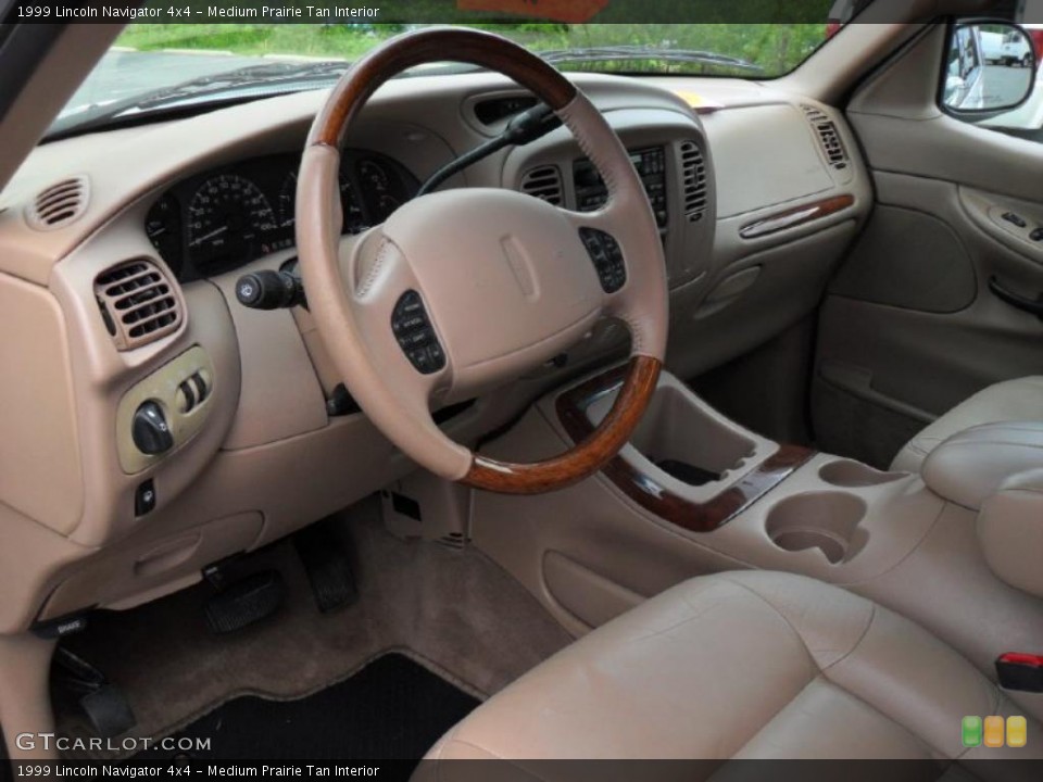Medium Prairie Tan Interior Photo for the 1999 Lincoln Navigator 4x4 #49517393