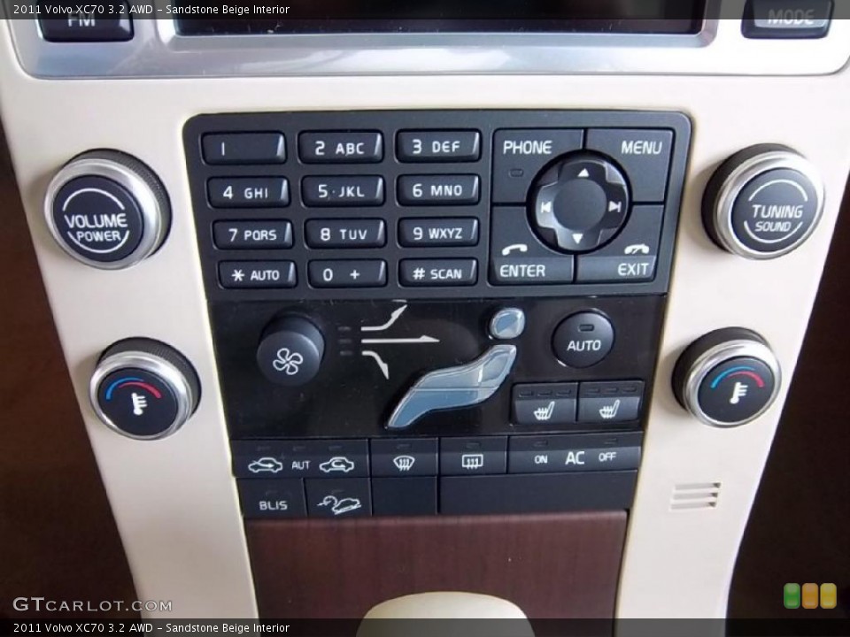 Sandstone Beige Interior Controls for the 2011 Volvo XC70 3.2 AWD #49518047
