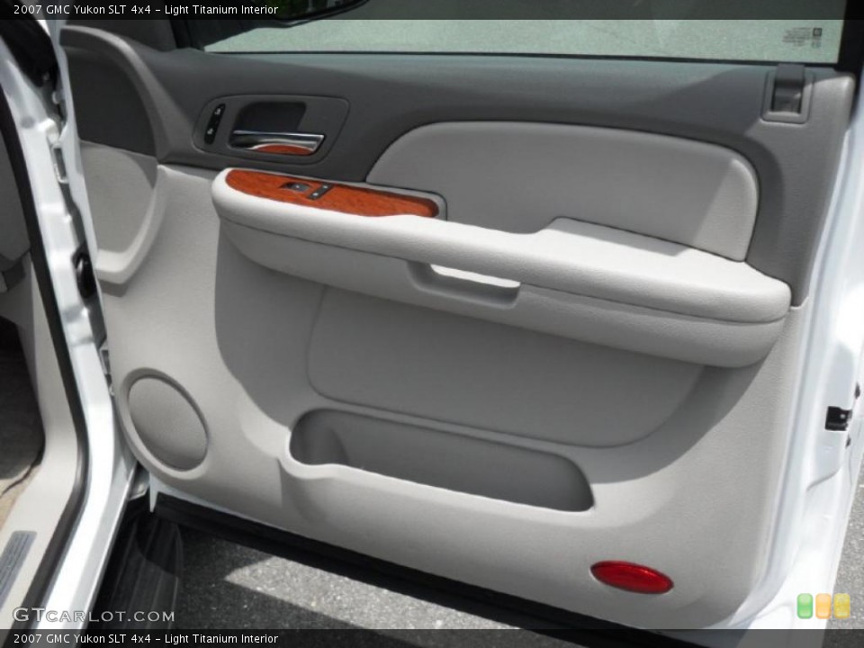 Light Titanium Interior Door Panel for the 2007 GMC Yukon SLT 4x4 #49519277