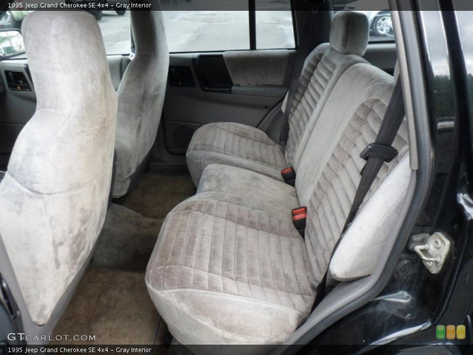 Gray Interior Photo for the 1995 Jeep Grand Cherokee SE 4x4 #49542449
