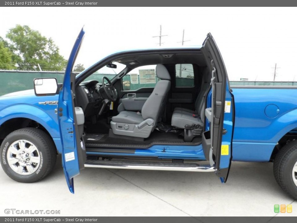 Steel Gray Interior Photo for the 2011 Ford F150 XLT SuperCab #49542767