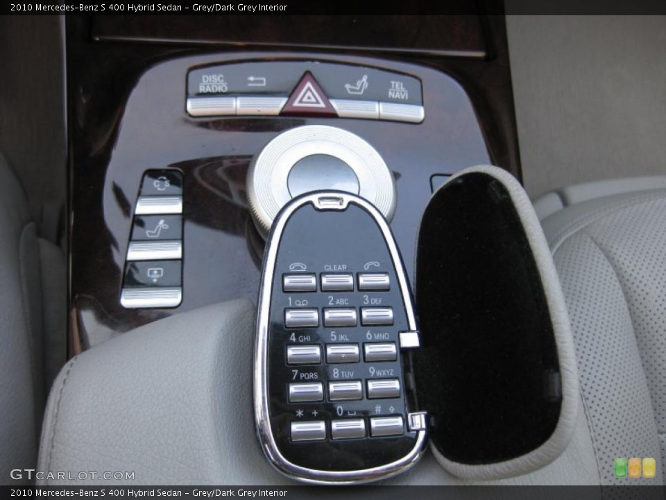 Grey/Dark Grey Interior Controls for the 2010 Mercedes-Benz S 400 Hybrid Sedan #49549655