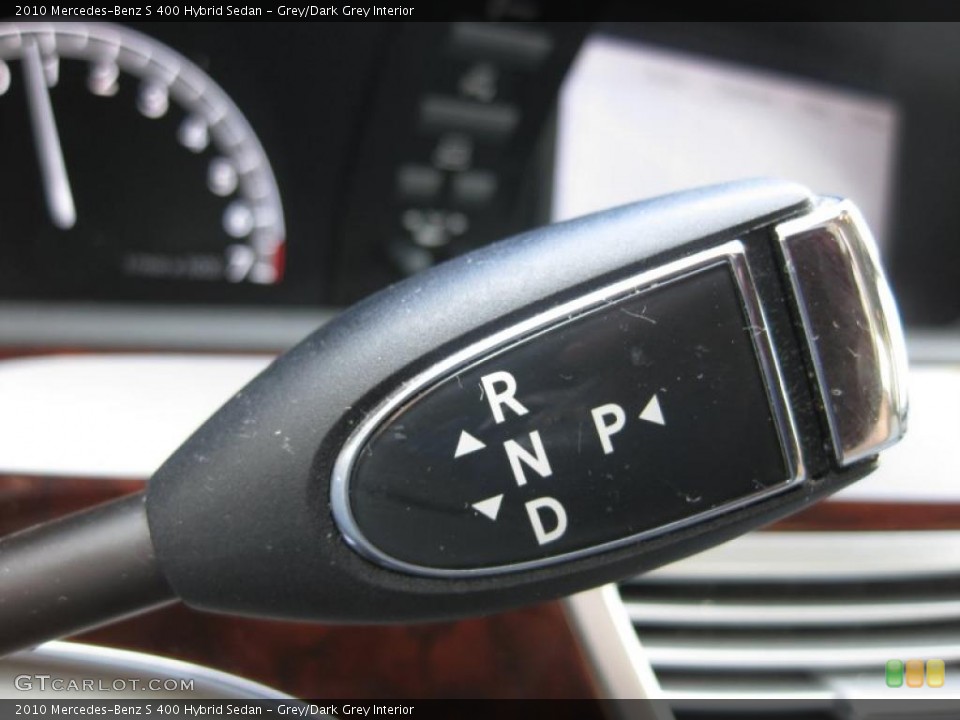 Grey/Dark Grey Interior Controls for the 2010 Mercedes-Benz S 400 Hybrid Sedan #49549691