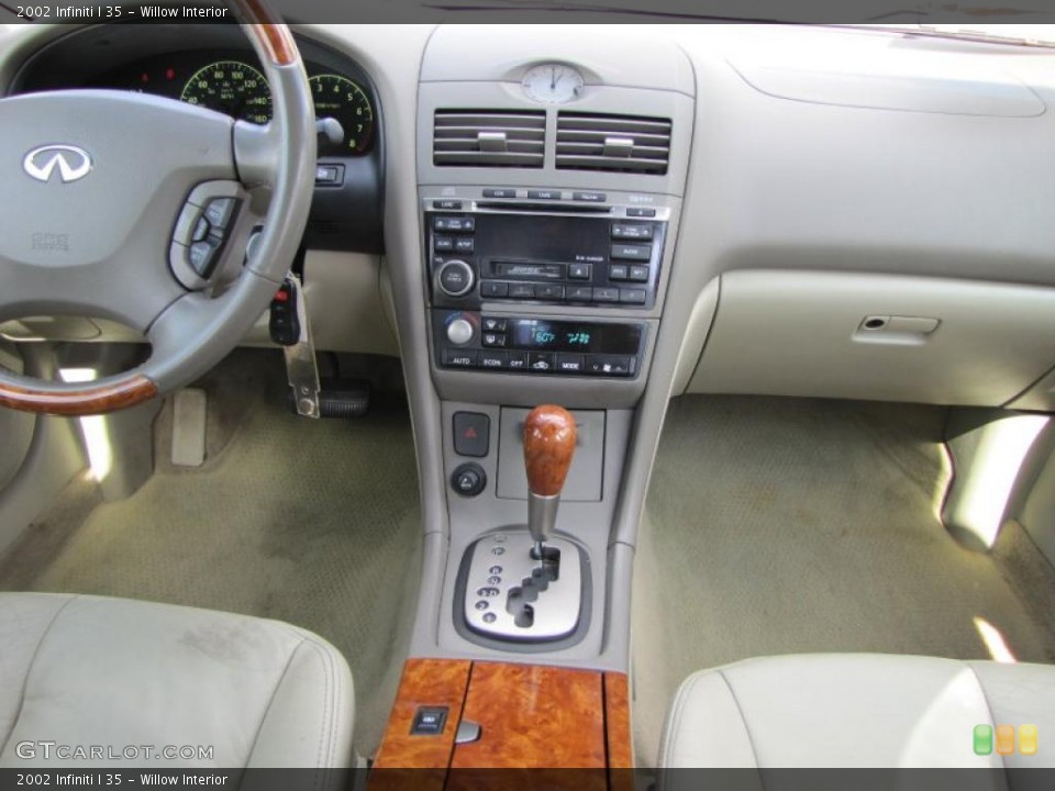 Willow Interior Dashboard for the 2002 Infiniti I 35 #49557536