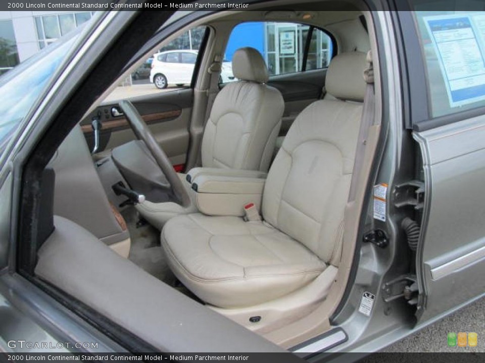 Medium Parchment Interior Photo for the 2000 Lincoln Continental  #49569025