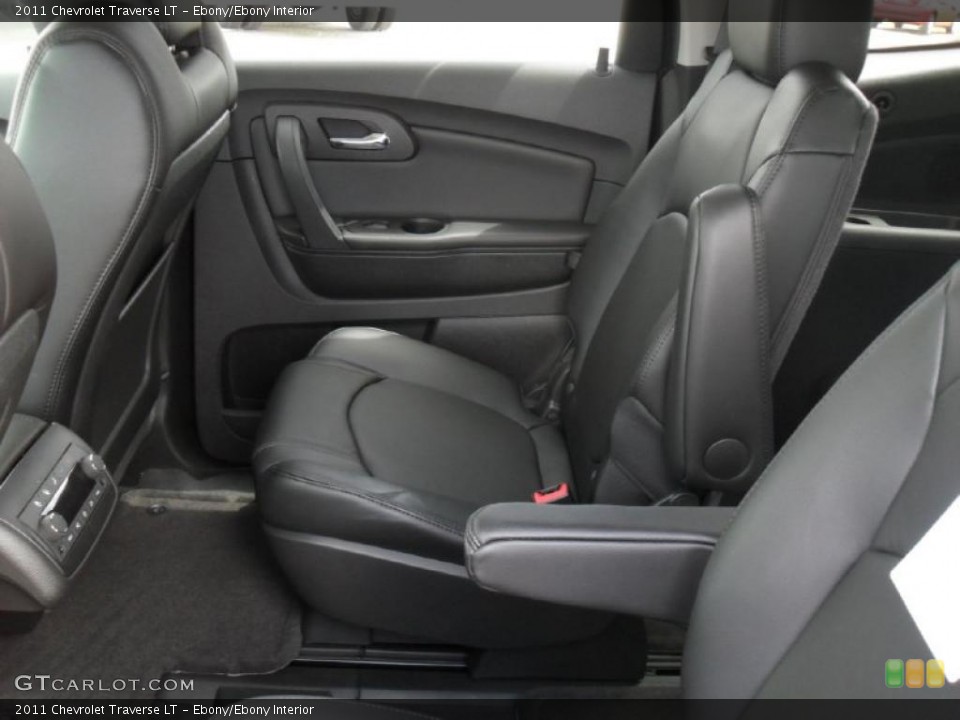 Ebony/Ebony Interior Photo for the 2011 Chevrolet Traverse LT #49574461