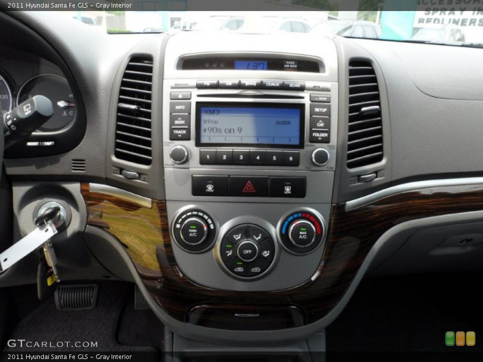 Gray Interior Controls for the 2011 Hyundai Santa Fe GLS #49580437
