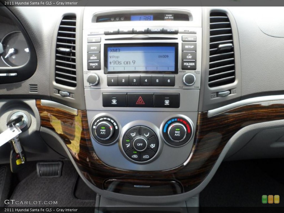 Gray Interior Controls for the 2011 Hyundai Santa Fe GLS #49580452