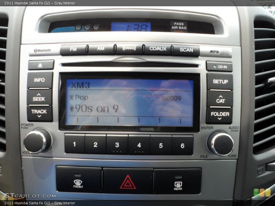 Gray Interior Controls for the 2011 Hyundai Santa Fe GLS #49580470