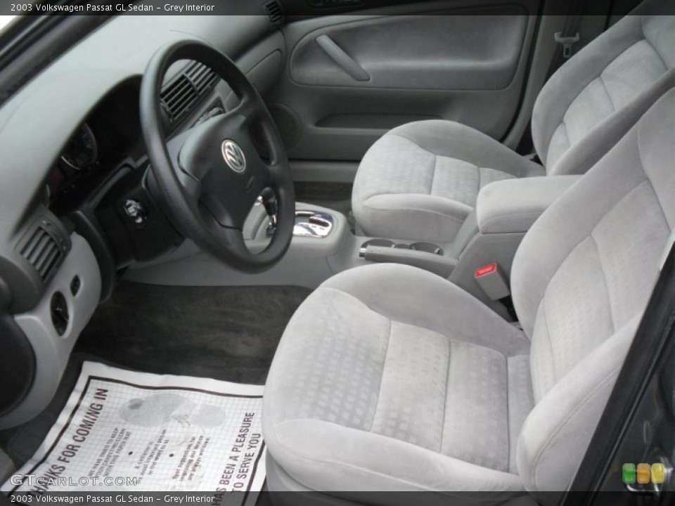 Grey Interior Photo for the 2003 Volkswagen Passat GL Sedan #49588786