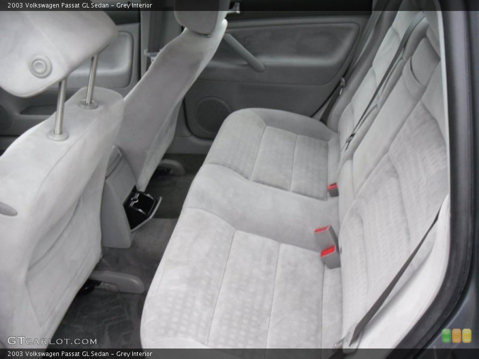 Grey Interior Photo for the 2003 Volkswagen Passat GL Sedan #49588801