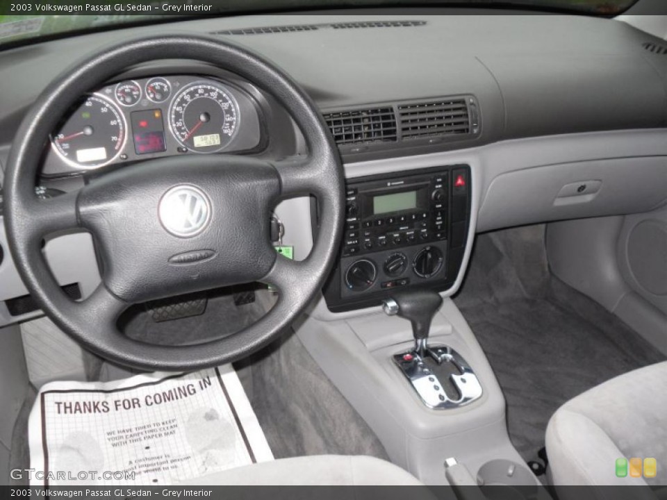 Grey Interior Photo for the 2003 Volkswagen Passat GL Sedan #49588825