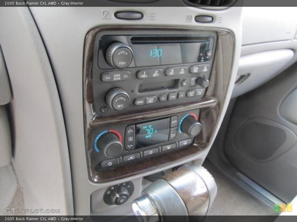 Gray Interior Controls for the 2005 Buick Rainier CXL AWD #49595998
