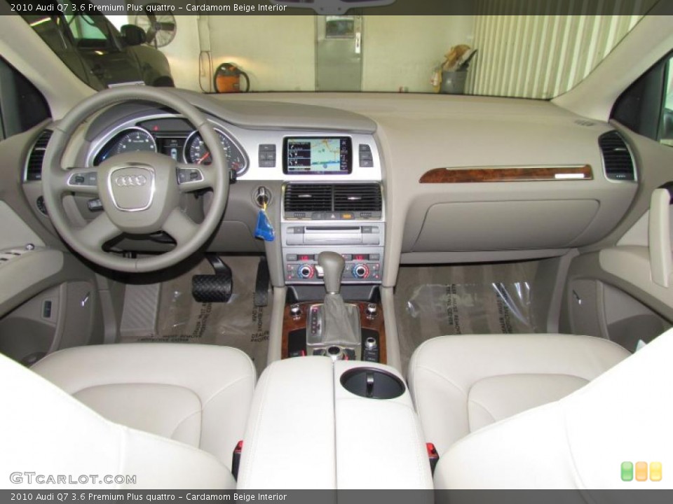 Cardamom Beige Interior Dashboard for the 2010 Audi Q7 3.6 Premium Plus quattro #49599497