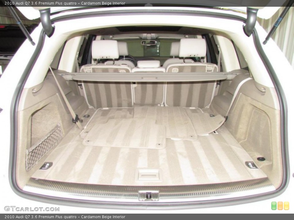 Cardamom Beige Interior Trunk for the 2010 Audi Q7 3.6 Premium Plus quattro #49599625