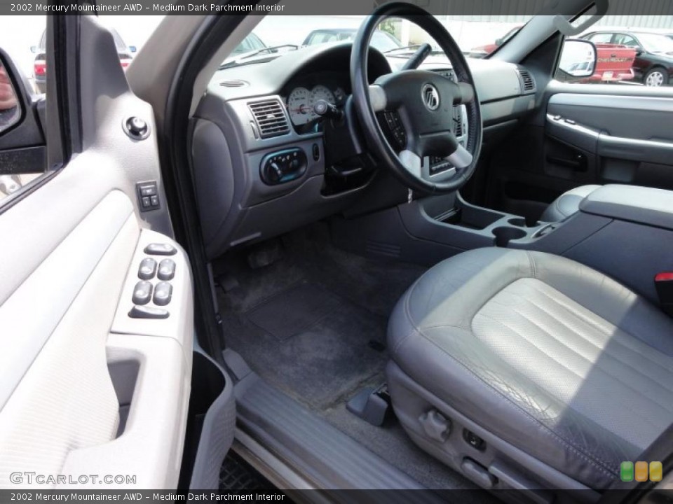 Medium Dark Parchment Interior Photo for the 2002 Mercury Mountaineer AWD #49619467