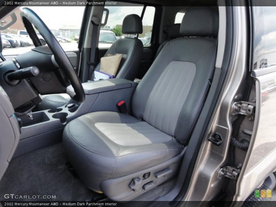 Medium Dark Parchment Interior Photo for the 2002 Mercury Mountaineer AWD #49619530