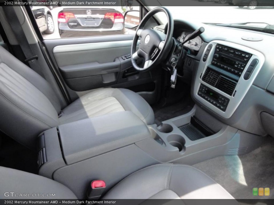 Medium Dark Parchment Interior Photo for the 2002 Mercury Mountaineer AWD #49619563