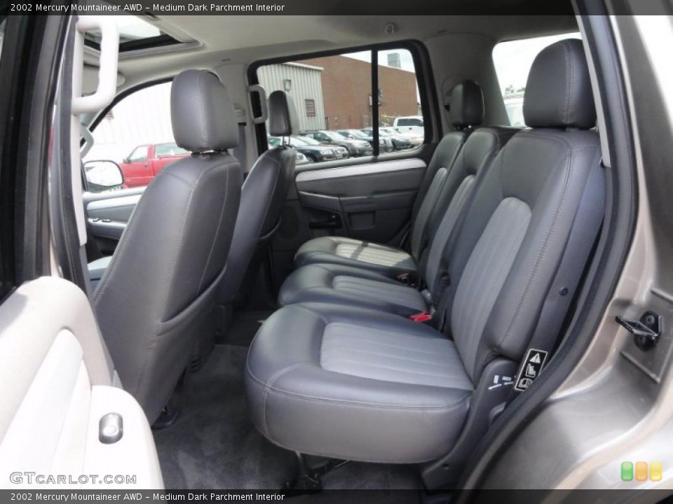 Medium Dark Parchment Interior Photo for the 2002 Mercury Mountaineer AWD #49619695