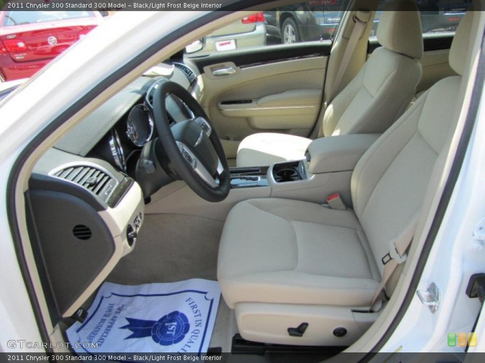 Black/Light Frost Beige Interior Photo for the 2011 Chrysler 300  #49622152