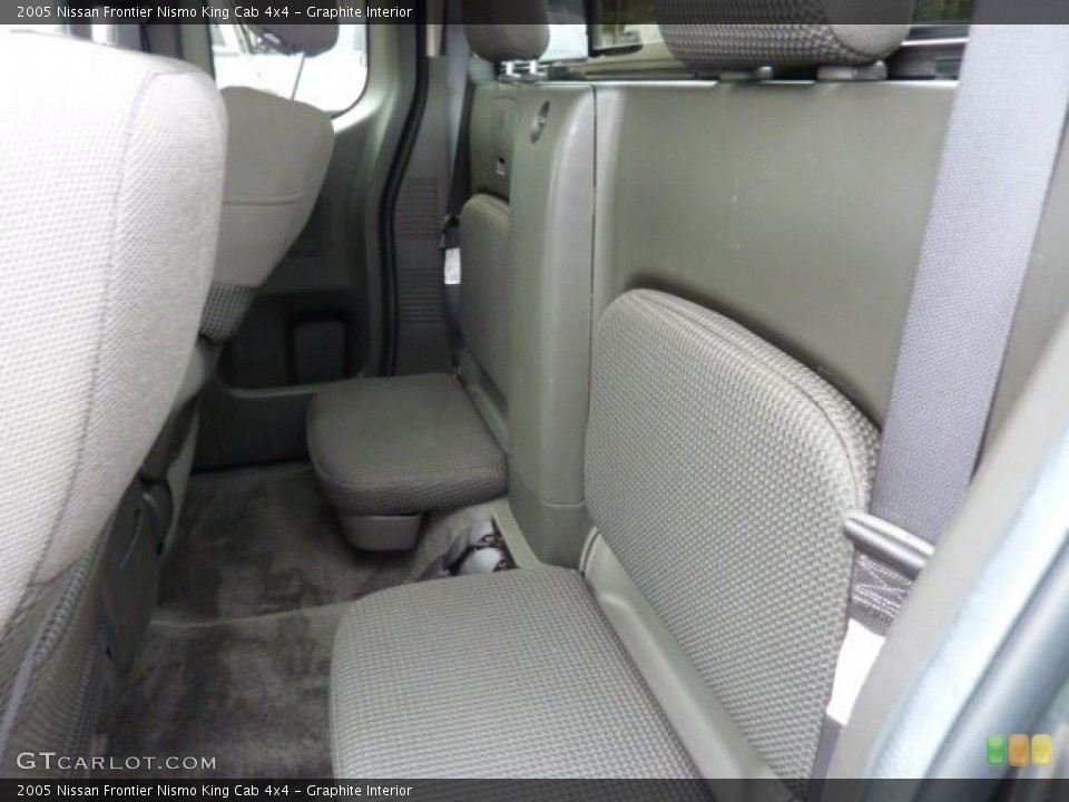 Graphite Interior Photo for the 2005 Nissan Frontier Nismo King Cab 4x4 #49624180